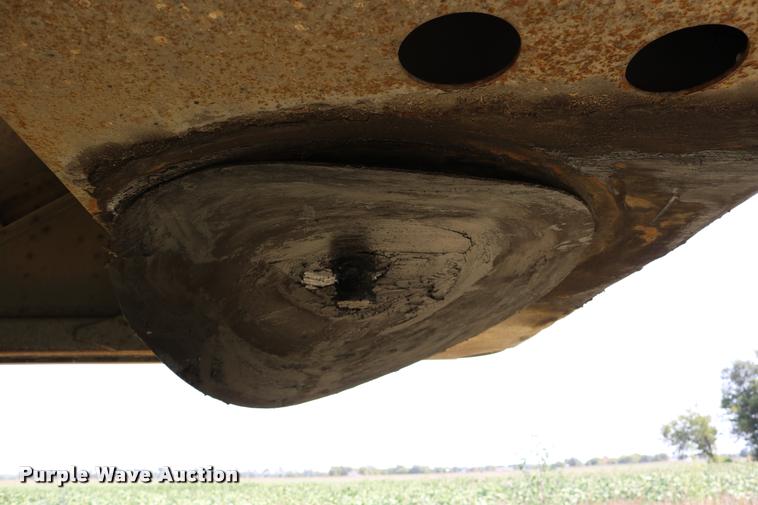 image for item DD0169 1999 Wilson DWH 400 Pace Setter double hopper grain trailer