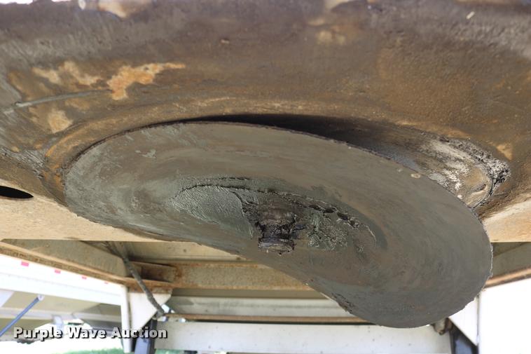 image for item DD0169 1999 Wilson DWH 400 Pace Setter double hopper grain trailer