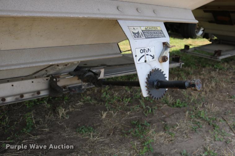 image for item DD0169 1999 Wilson DWH 400 Pace Setter double hopper grain trailer
