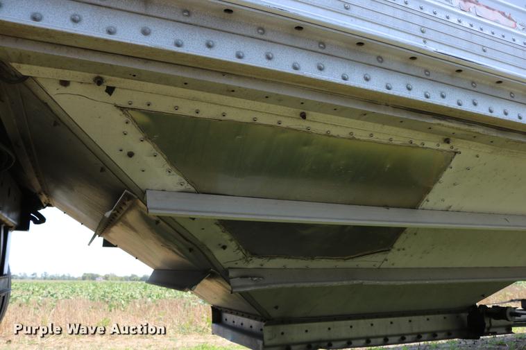 image for item DD0169 1999 Wilson DWH 400 Pace Setter double hopper grain trailer