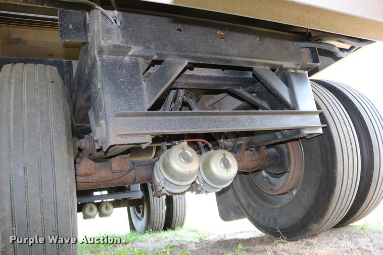 image for item DD0169 1999 Wilson DWH 400 Pace Setter double hopper grain trailer
