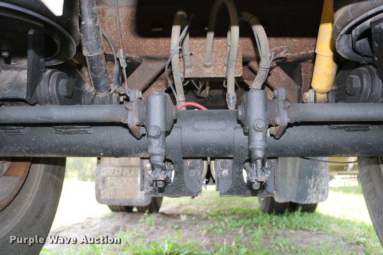 image for item DD0169 1999 Wilson DWH 400 Pace Setter double hopper grain trailer