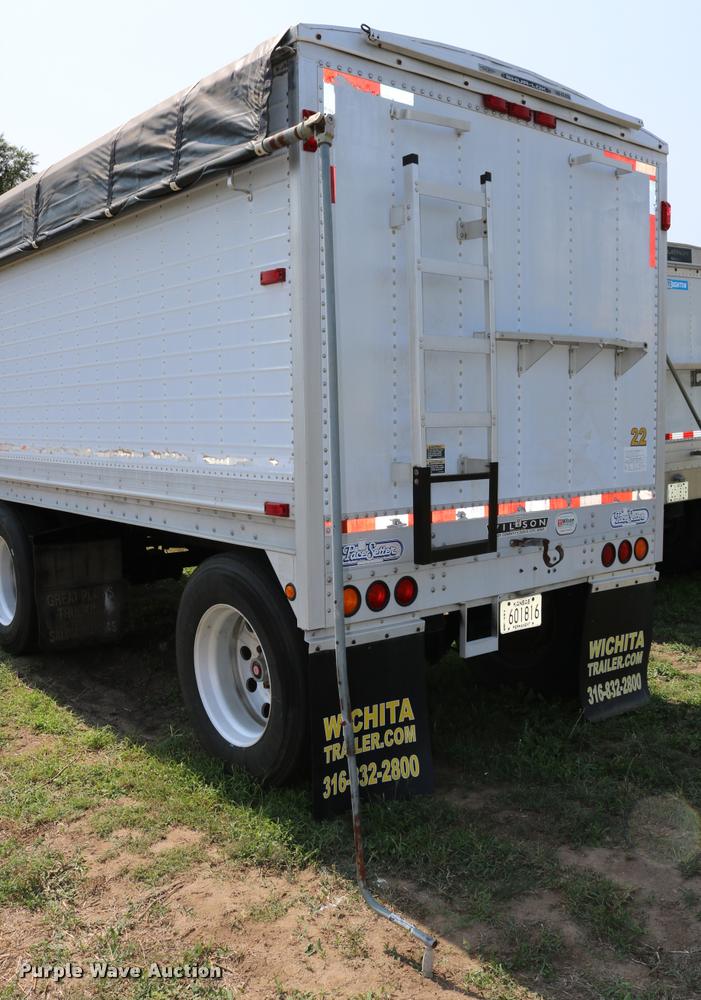 image for item DD0169 1999 Wilson DWH 400 Pace Setter double hopper grain trailer