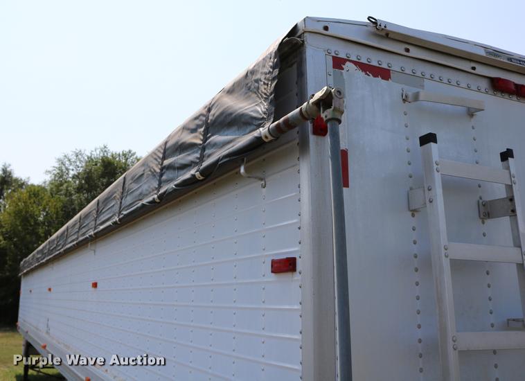 image for item DD0169 1999 Wilson DWH 400 Pace Setter double hopper grain trailer