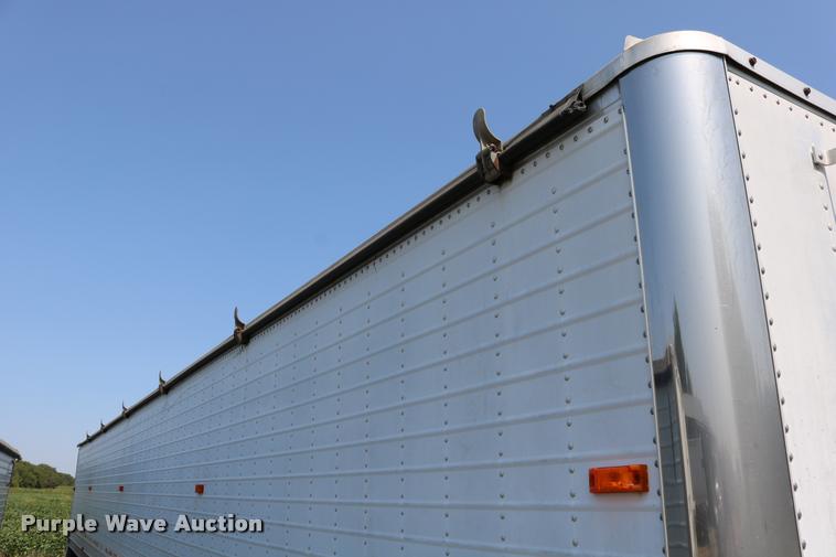image for item DD0169 1999 Wilson DWH 400 Pace Setter double hopper grain trailer