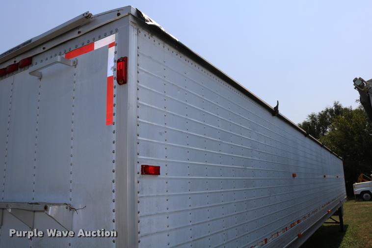 image for item DD0169 1999 Wilson DWH 400 Pace Setter double hopper grain trailer