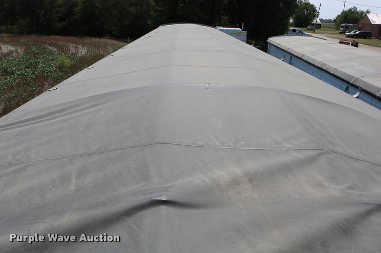 image for item DD0169 1999 Wilson DWH 400 Pace Setter double hopper grain trailer