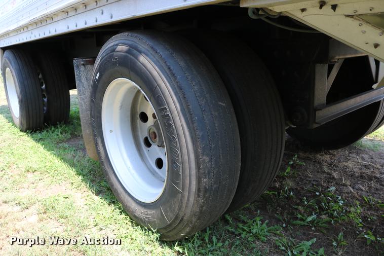 image for item DD0169 1999 Wilson DWH 400 Pace Setter double hopper grain trailer