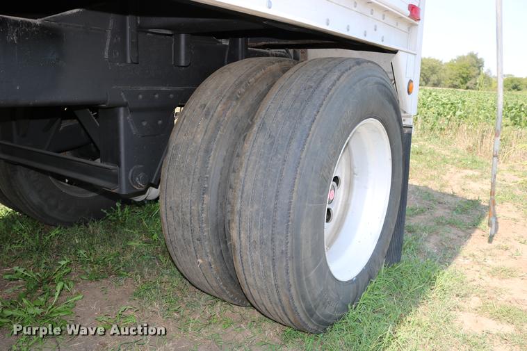 image for item DD0169 1999 Wilson DWH 400 Pace Setter double hopper grain trailer