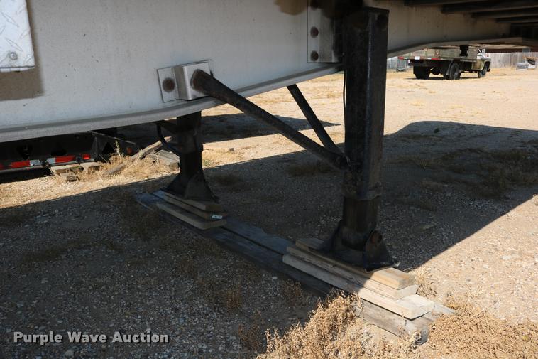 image for item DD0221 1998 Ravens 1750H69 flatbed trailer