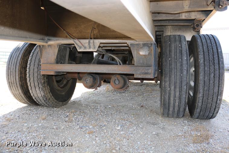 image for item DD0221 1998 Ravens 1750H69 flatbed trailer