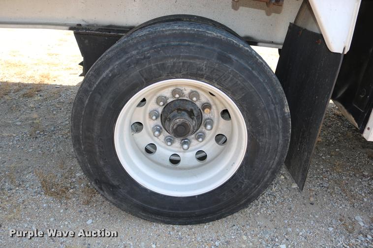 image for item DD0221 1998 Ravens 1750H69 flatbed trailer