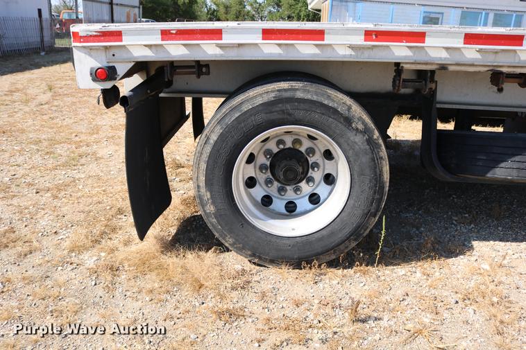 image for item DD0221 1998 Ravens 1750H69 flatbed trailer