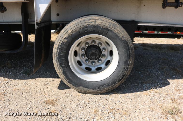 image for item DD0221 1998 Ravens 1750H69 flatbed trailer