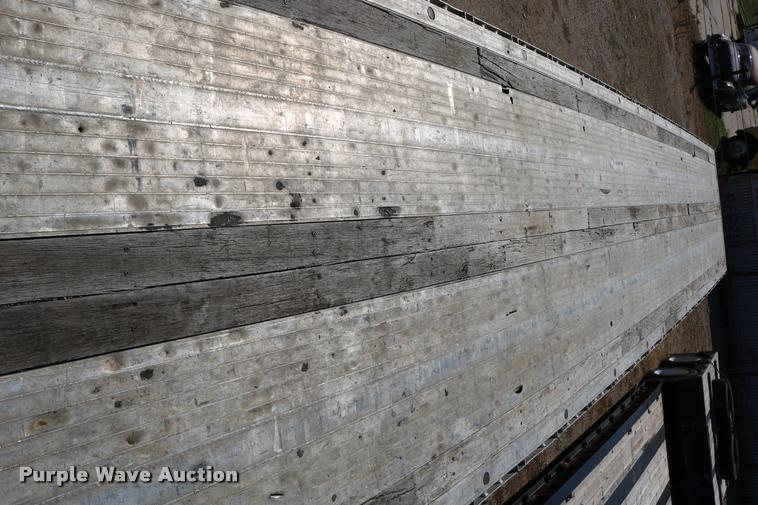 image for item DD0221 1998 Ravens 1750H69 flatbed trailer