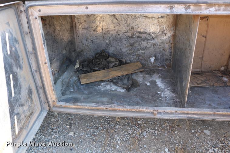 image for item DD0221 1998 Ravens 1750H69 flatbed trailer