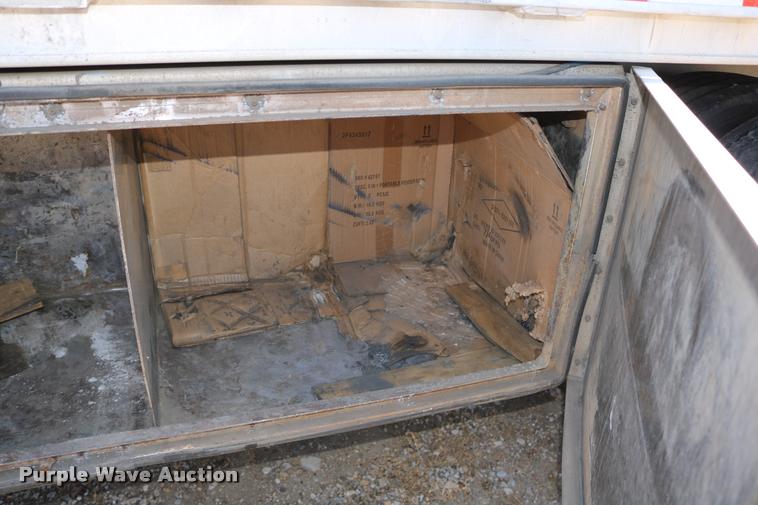 image for item DD0221 1998 Ravens 1750H69 flatbed trailer