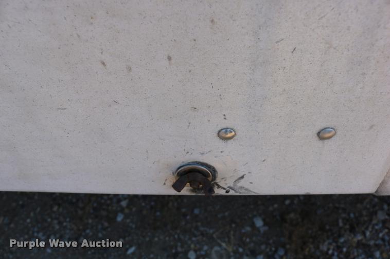 image for item DD0221 1998 Ravens 1750H69 flatbed trailer