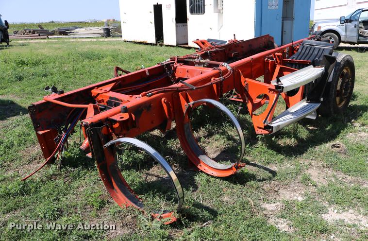 image for item DD0222 2011 Kenworth T660 front end