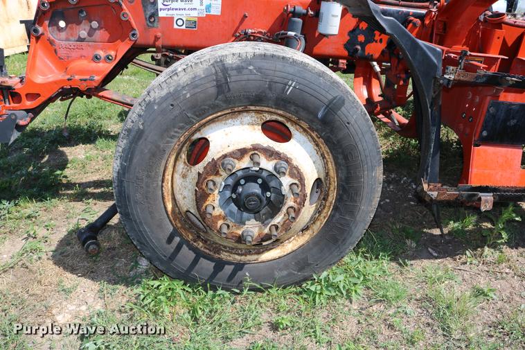 image for item DD0222 2011 Kenworth T660 front end