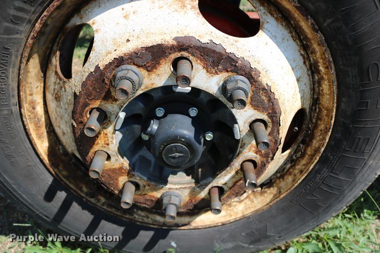 image for item DD0222 2011 Kenworth T660 front end