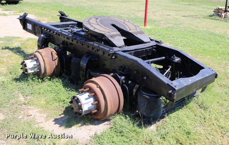 image for item DD0223 2001 Peterbilt WJR rear end