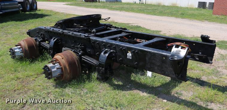 image for item DD0223 2001 Peterbilt WJR rear end