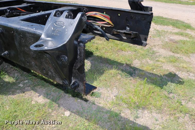 image for item DD0223 2001 Peterbilt WJR rear end