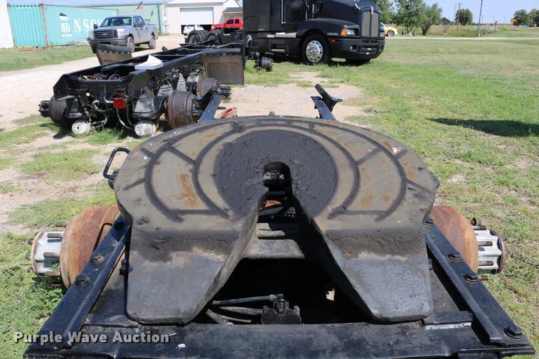 image for item DD0223 2001 Peterbilt WJR rear end