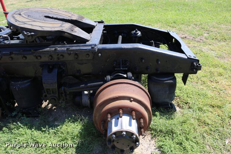 image for item DD0223 2001 Peterbilt WJR rear end