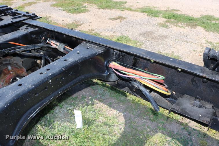 image for item DD0223 2001 Peterbilt WJR rear end