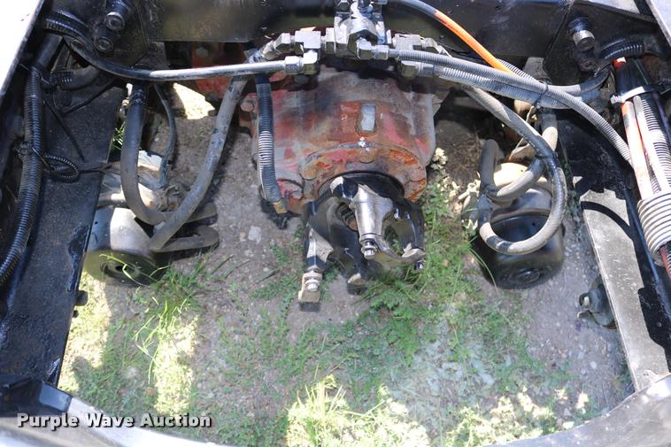 image for item DD0223 2001 Peterbilt WJR rear end