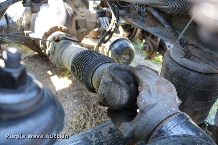 image for item DD0223 2001 Peterbilt WJR rear end