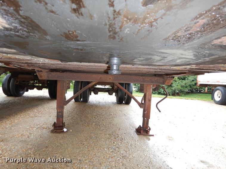 image for item DD0817 1968 Freuhauf FBB-9-1-26 dry van trailer