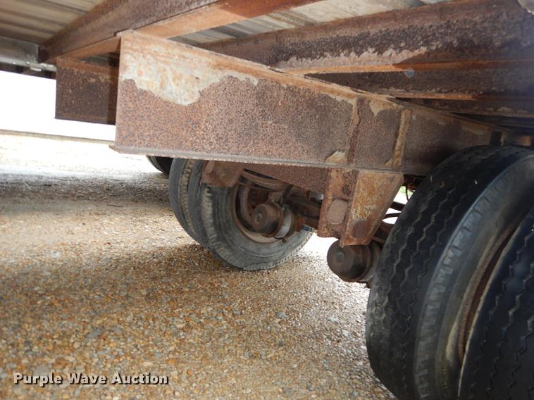 image for item DD0817 1968 Freuhauf FBB-9-1-26 dry van trailer