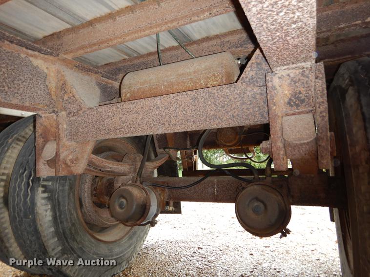 image for item DD0817 1968 Freuhauf FBB-9-1-26 dry van trailer