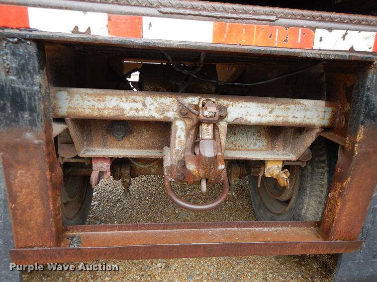 image for item DD0817 1968 Freuhauf FBB-9-1-26 dry van trailer