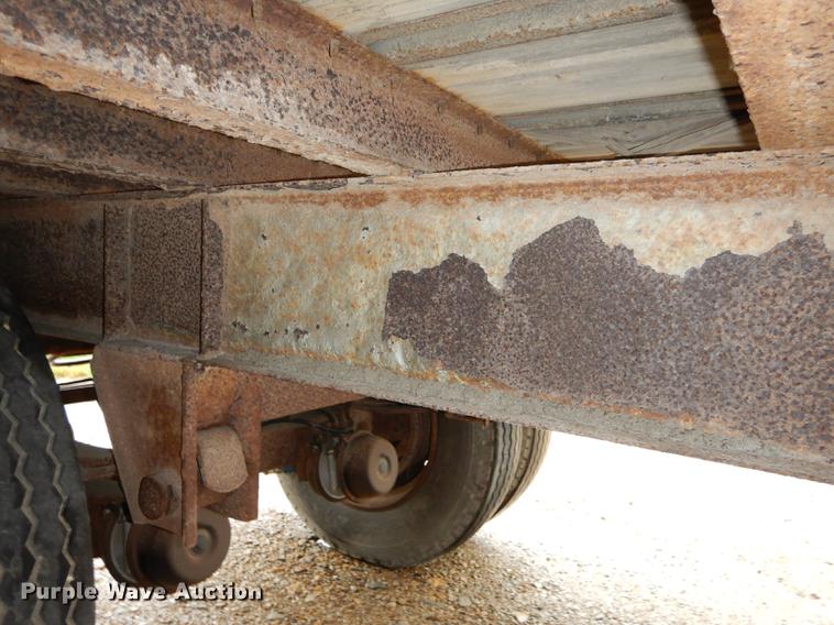 image for item DD0817 1968 Freuhauf FBB-9-1-26 dry van trailer