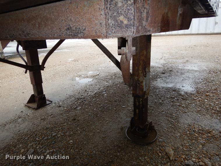 image for item DD0817 1968 Freuhauf FBB-9-1-26 dry van trailer