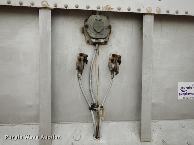 image for item DD0821 1984 Trailmobile dry van trailer