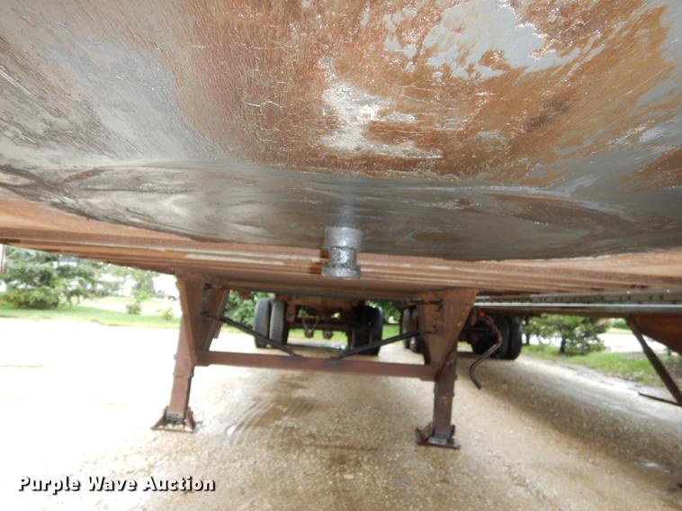 image for item DD0821 1984 Trailmobile dry van trailer