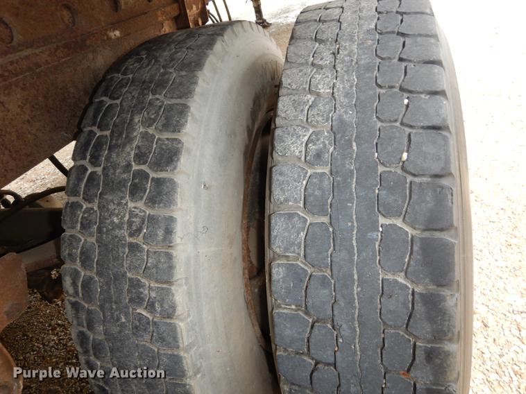 image for item DD0821 1984 Trailmobile dry van trailer