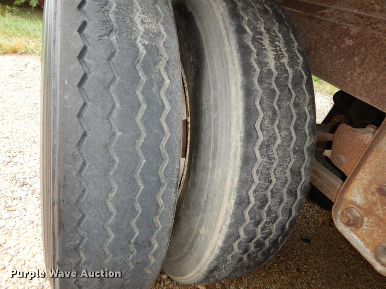 image for item DD0821 1984 Trailmobile dry van trailer