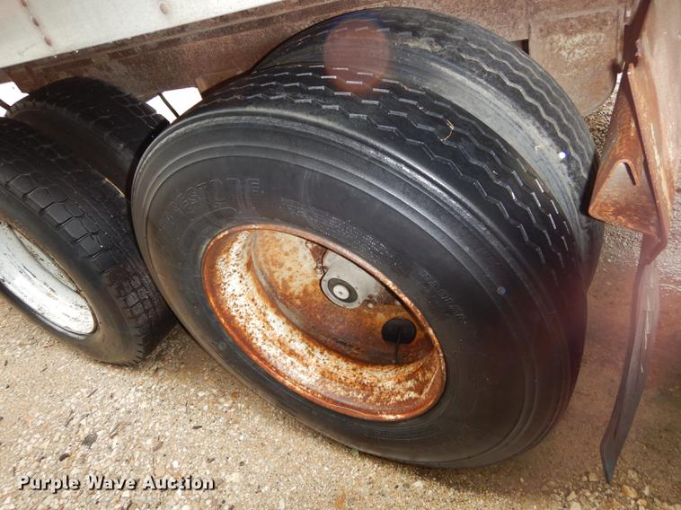 image for item DD0821 1984 Trailmobile dry van trailer