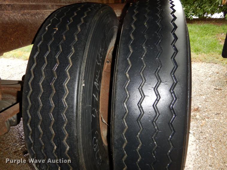 image for item DD0821 1984 Trailmobile dry van trailer