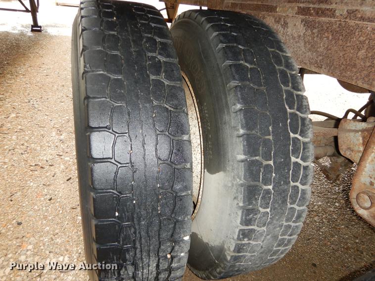 image for item DD0821 1984 Trailmobile dry van trailer