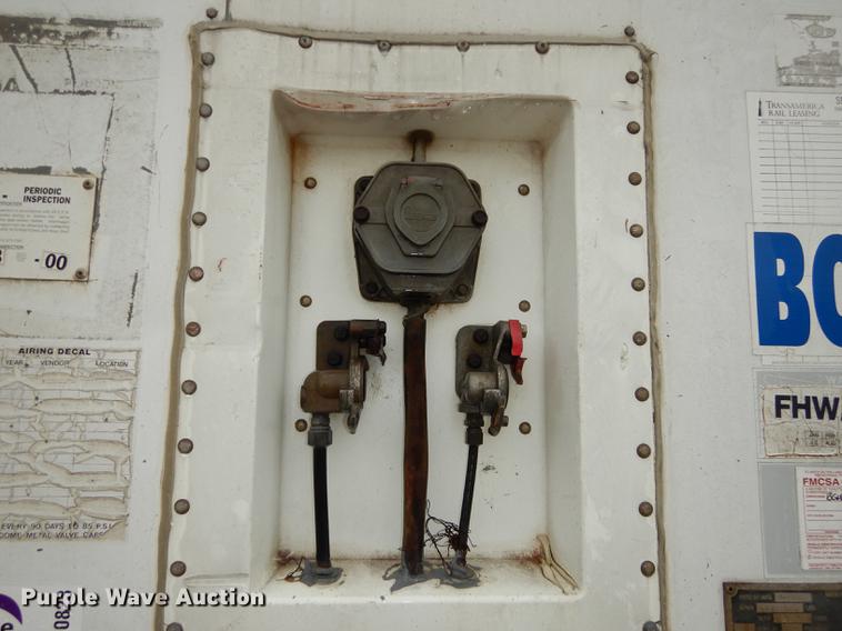 image for item DD0823 1989 Dorsey dry van trailer