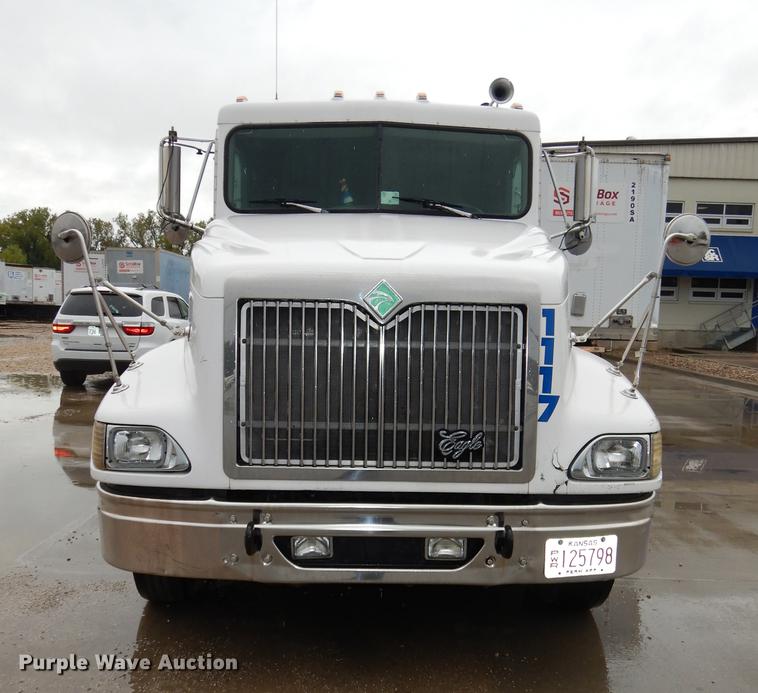 image for item DD0824 1998 Eagle 9400 semi truck