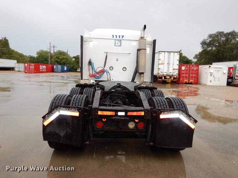 image for item DD0824 1998 Eagle 9400 semi truck