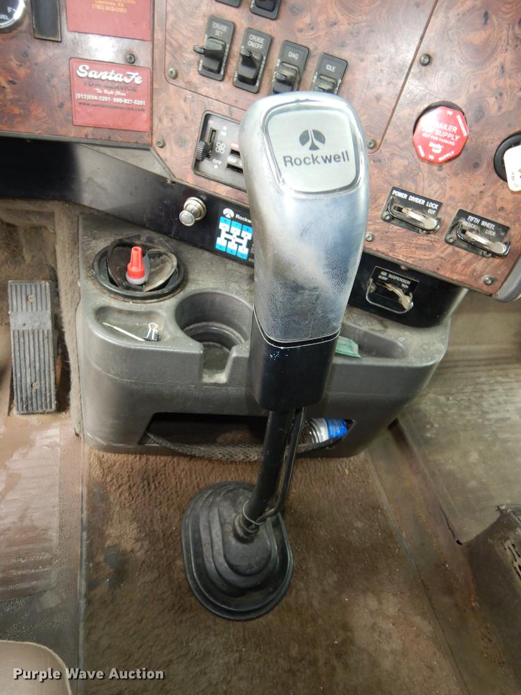 image for item DD0824 1998 Eagle 9400 semi truck